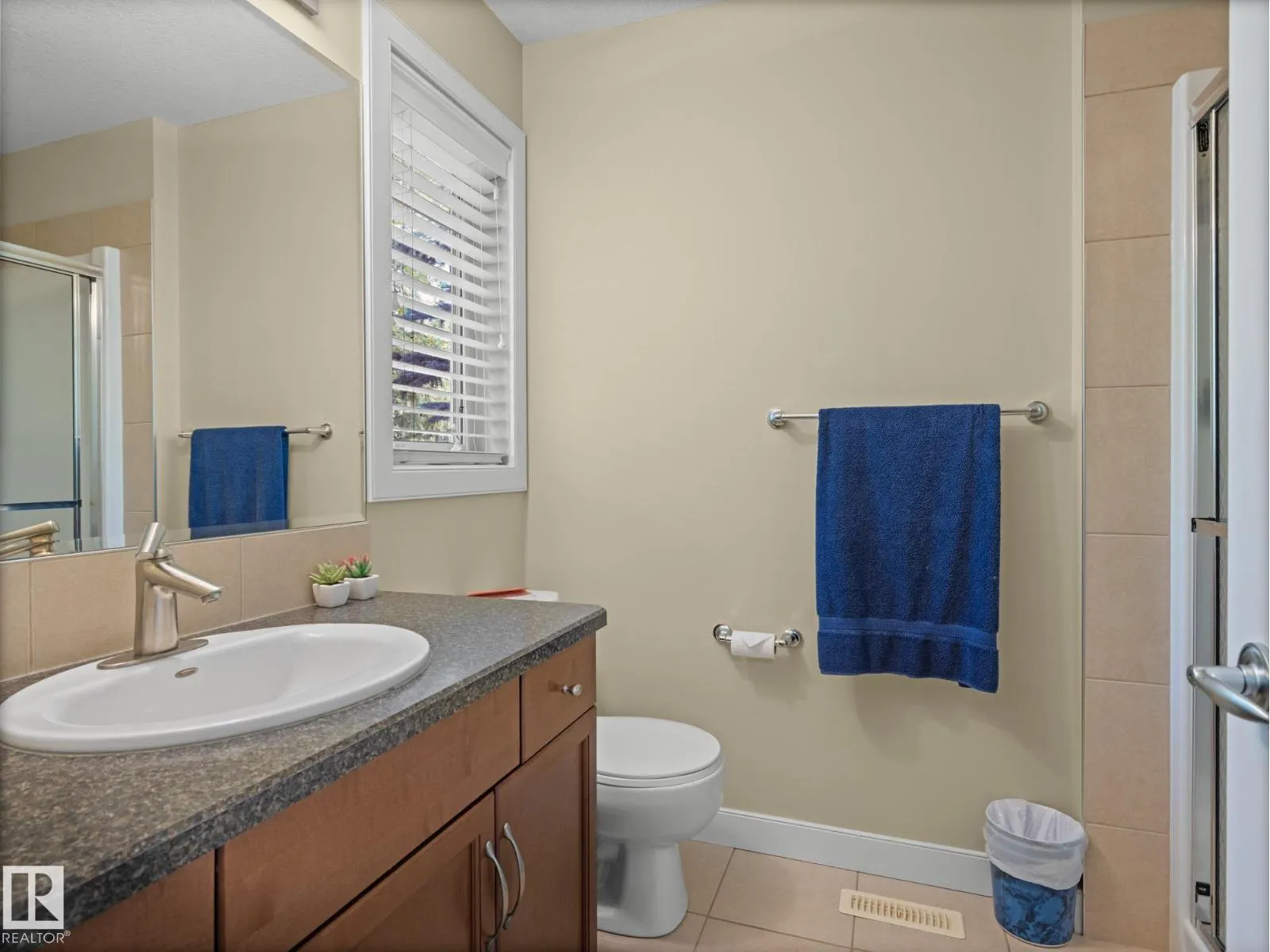 #6 10240 90 ST NW