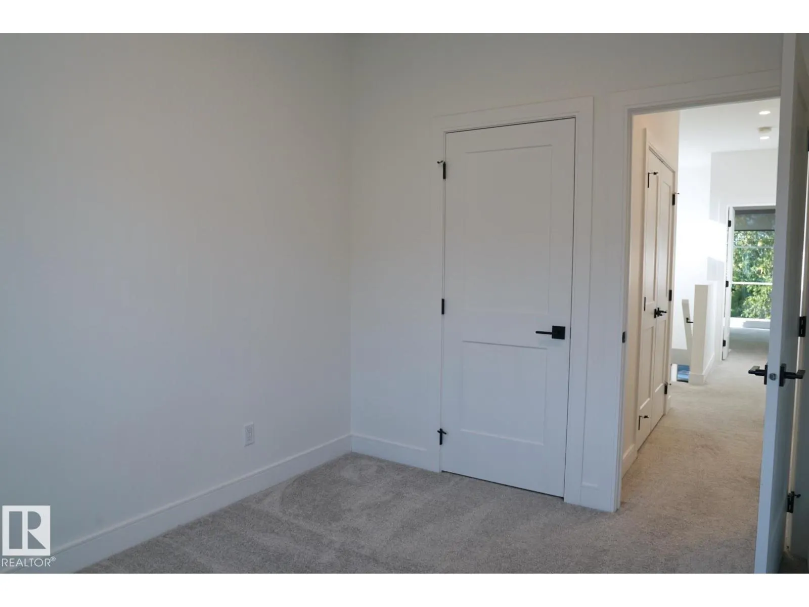 7553 81 AV NW