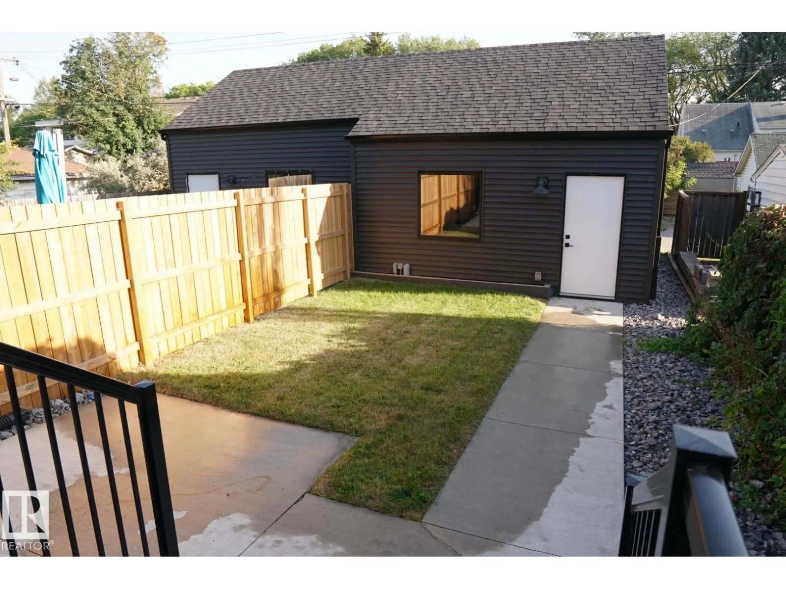 7553 81 AV NW