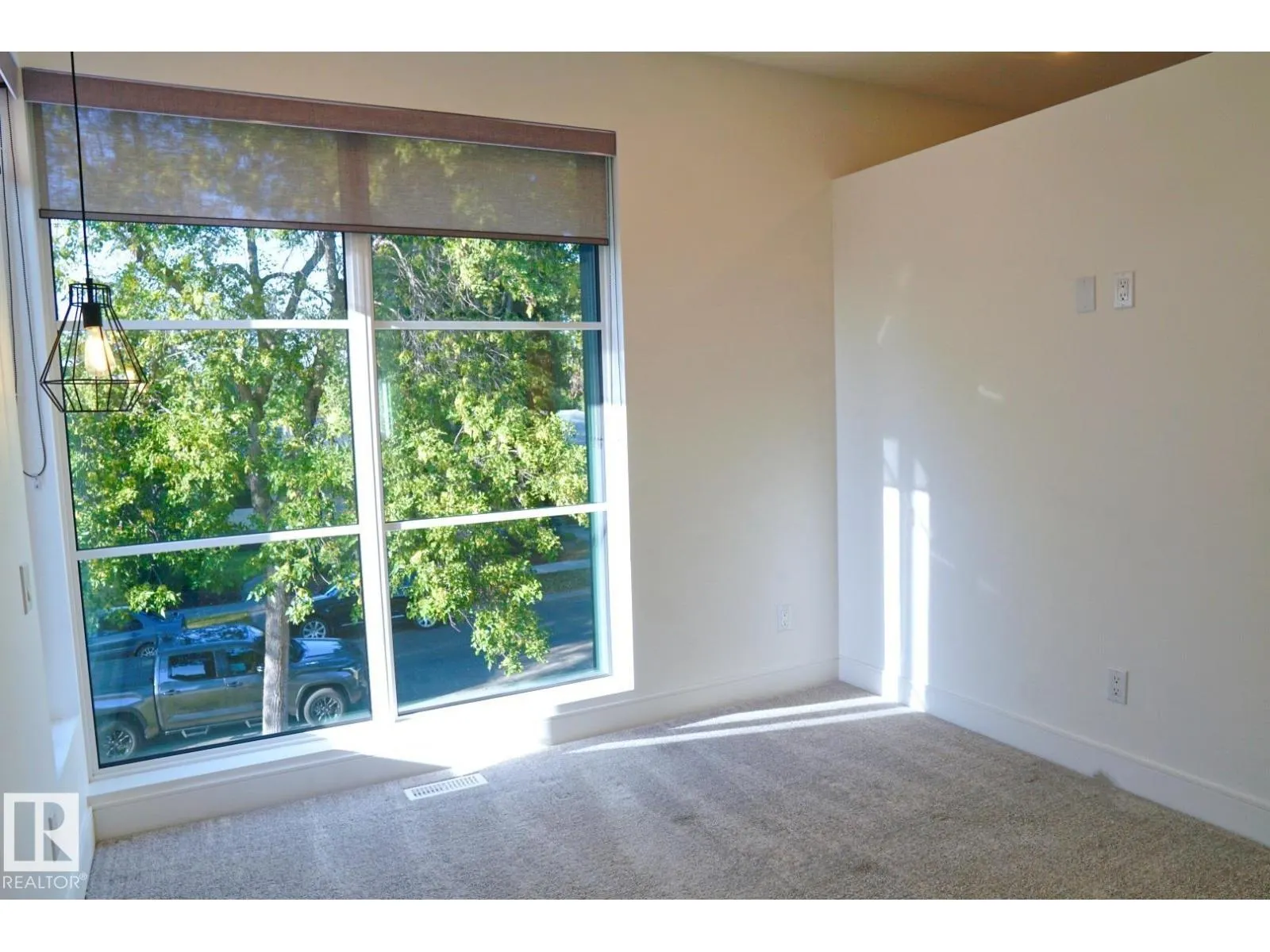 7553 81 AV NW