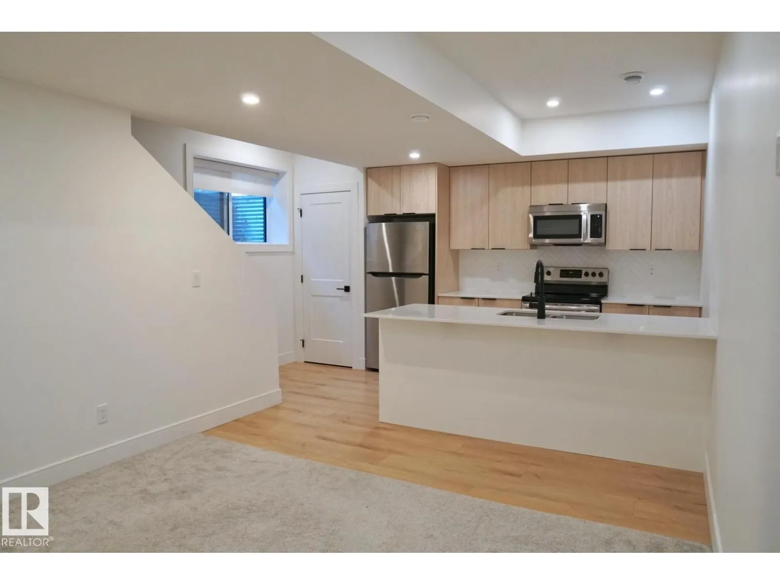 7553 81 AV NW