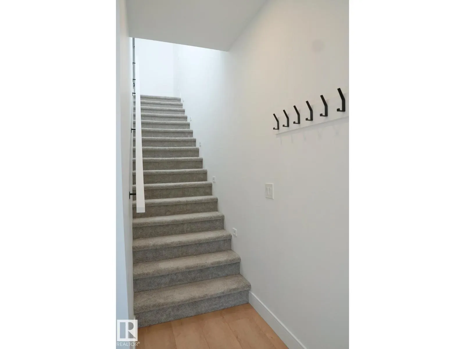 7553 81 AV NW