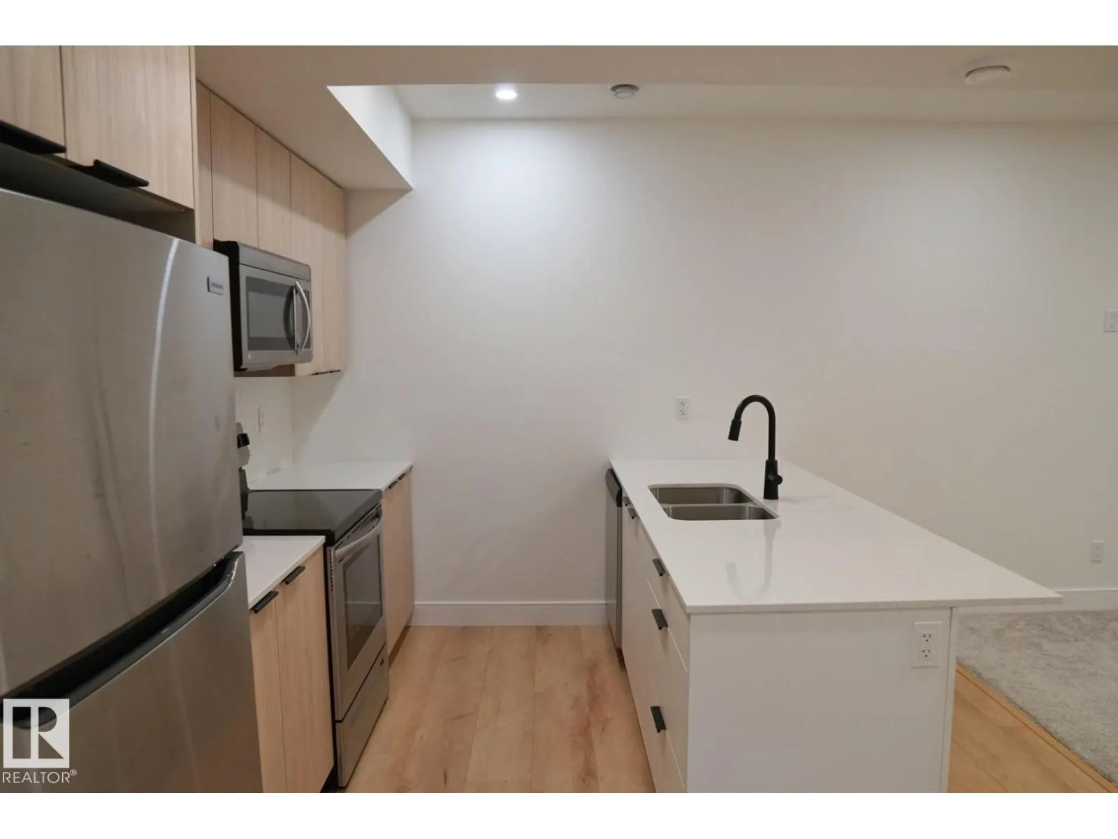 7553 81 AV NW