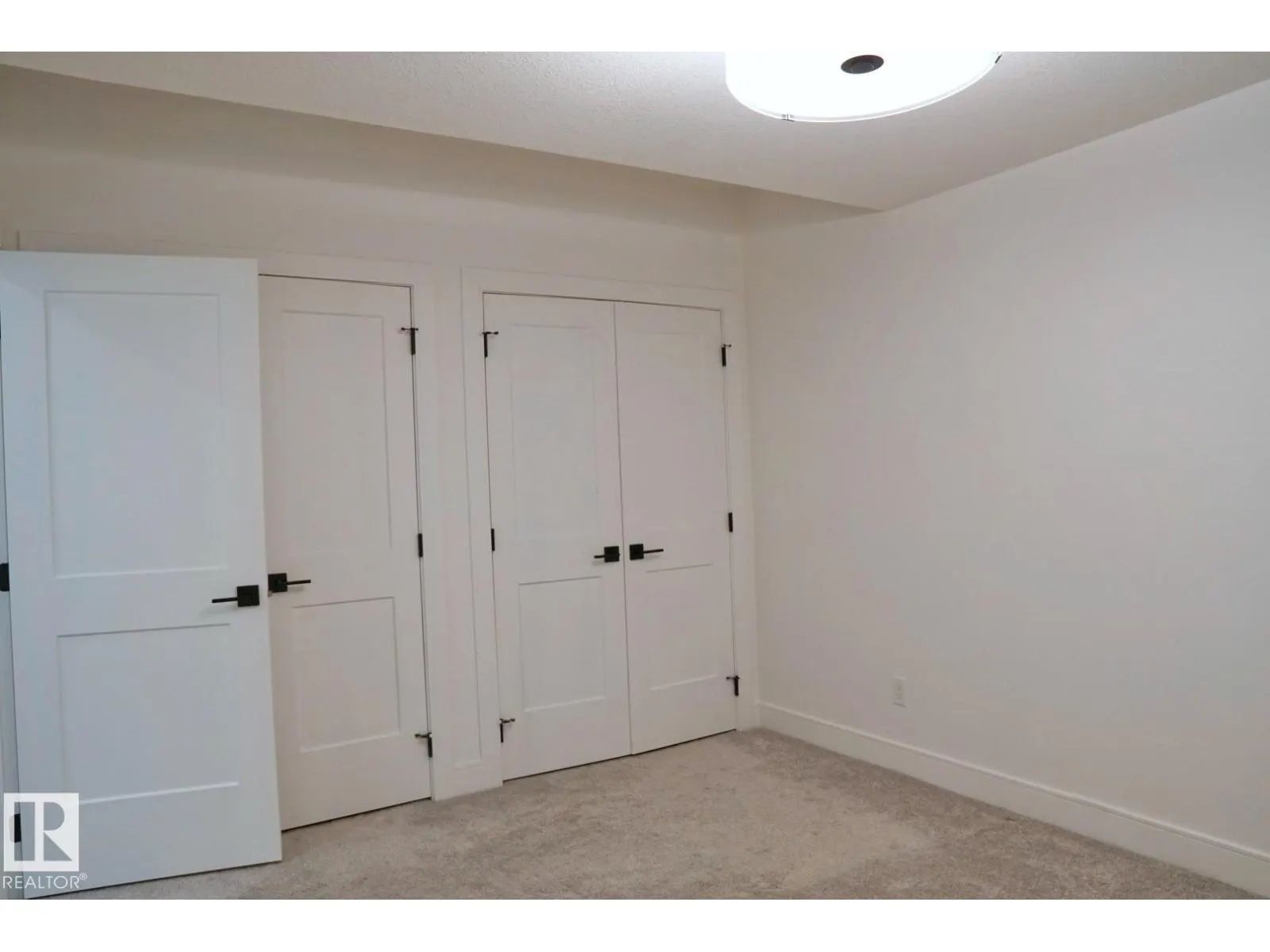 7553 81 AV NW