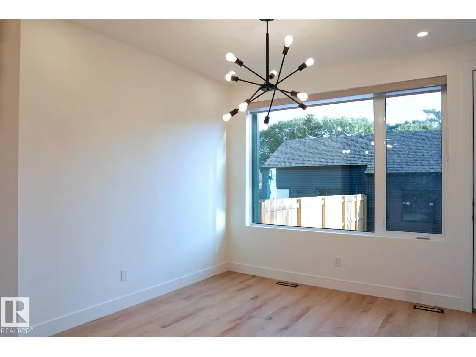 7553 81 AV NW