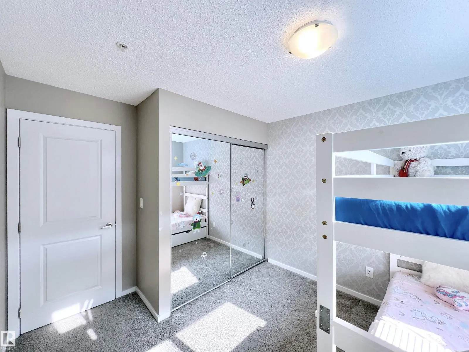 #215 394 WINDERMERE RD NW
