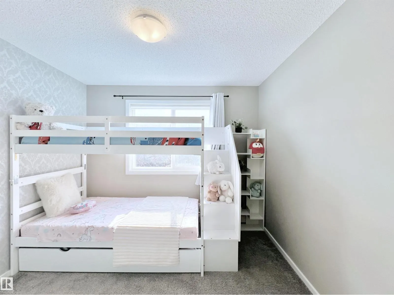 #215 394 WINDERMERE RD NW