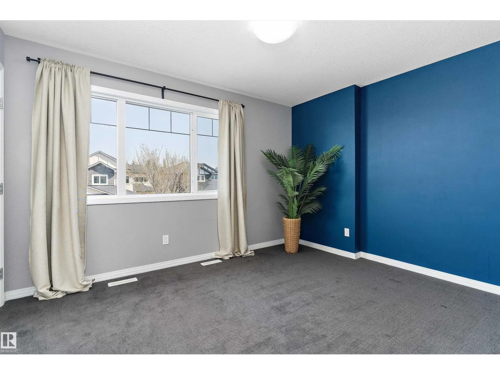 1325 ADAMSON DR SW