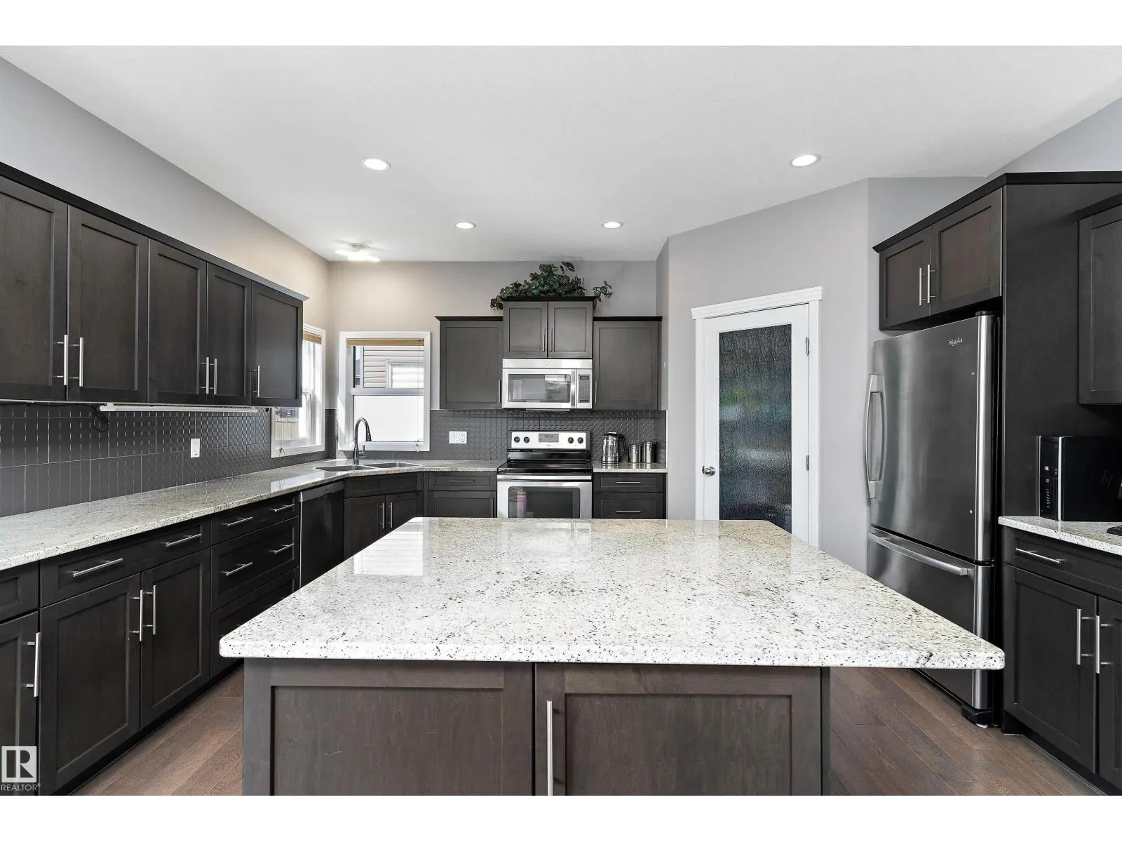 1325 ADAMSON DR SW