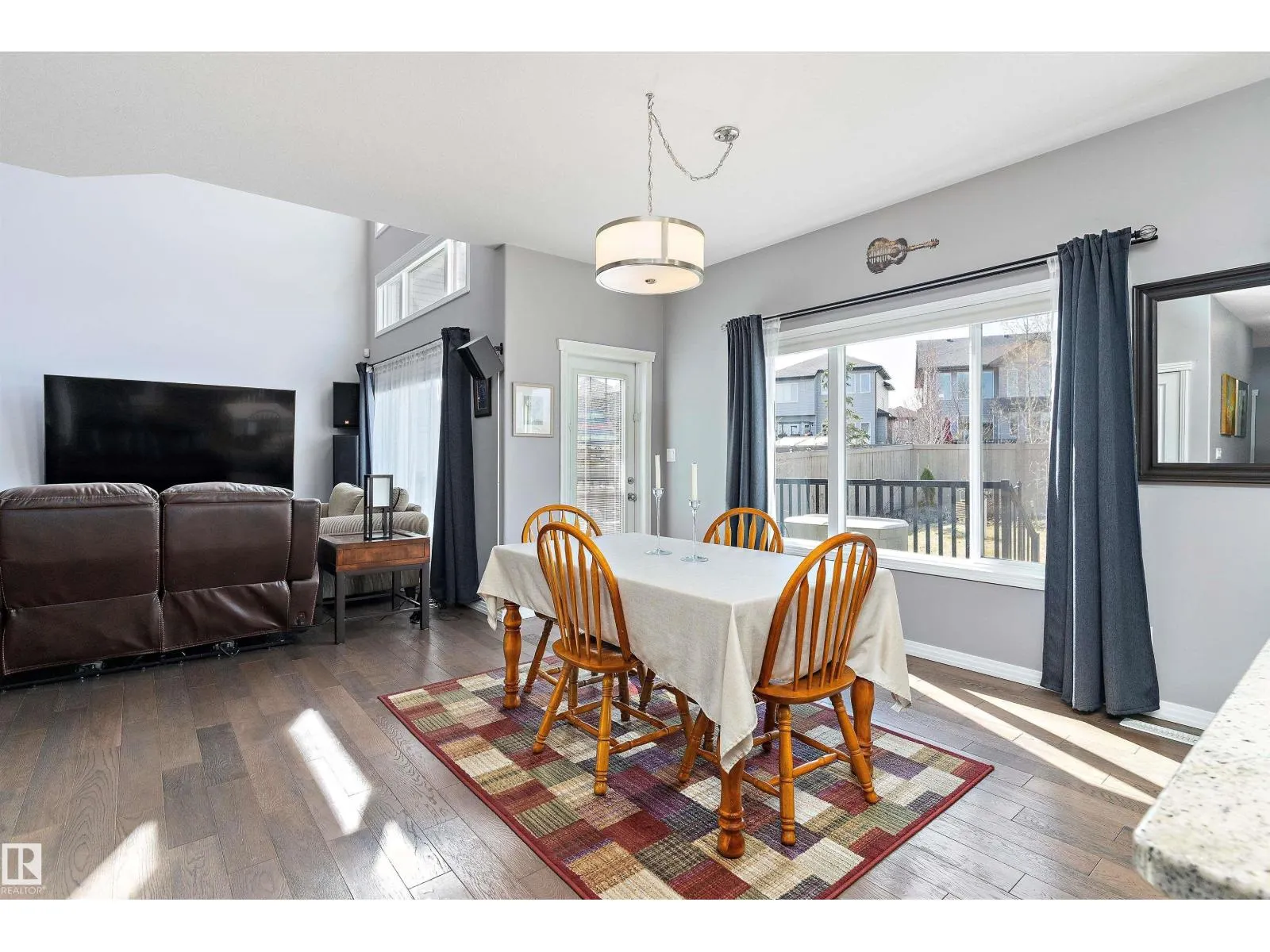 1325 ADAMSON DR SW