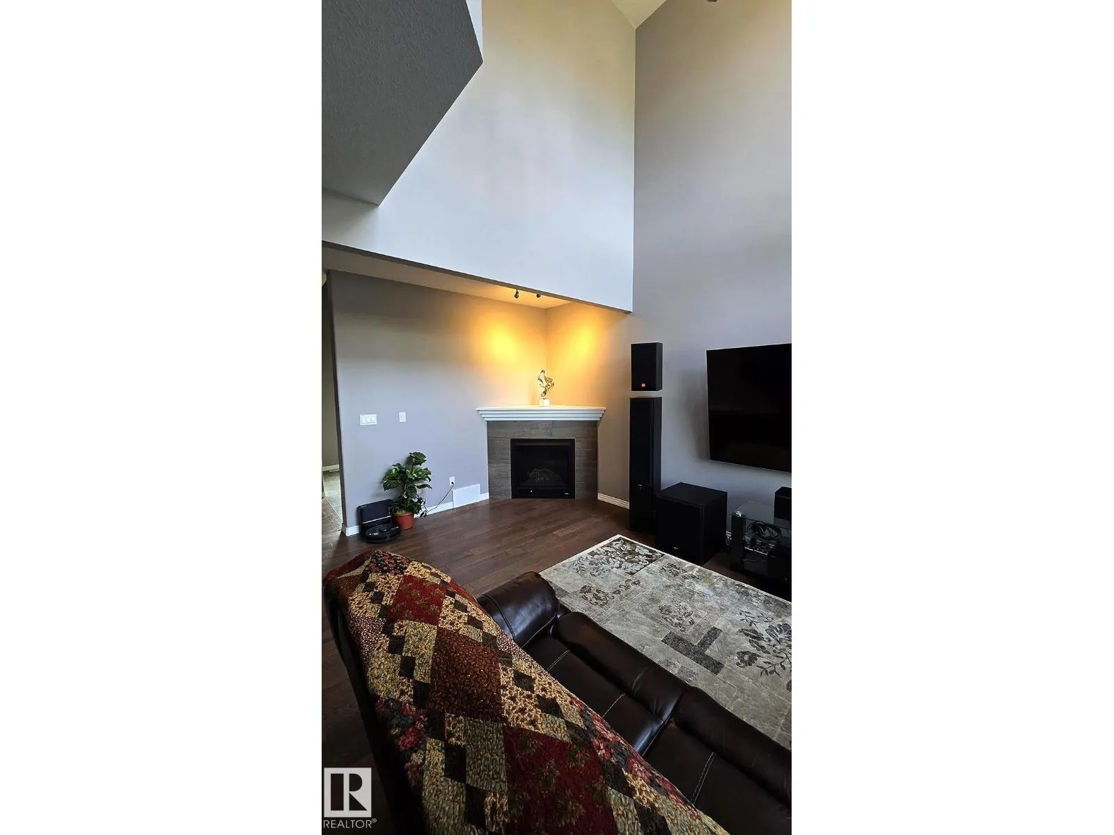 1325 ADAMSON DR SW