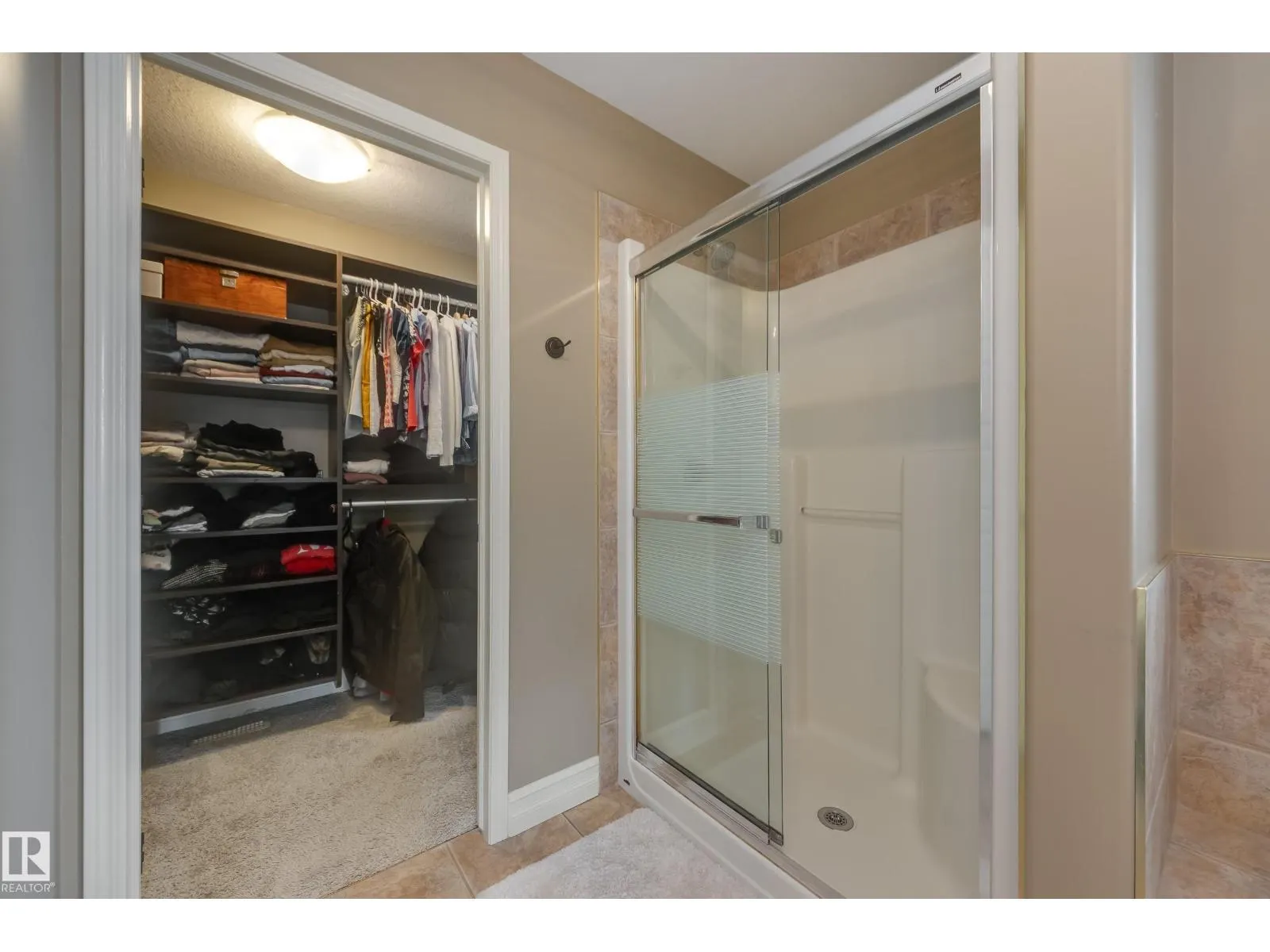 932 PROCTOR WD NW
