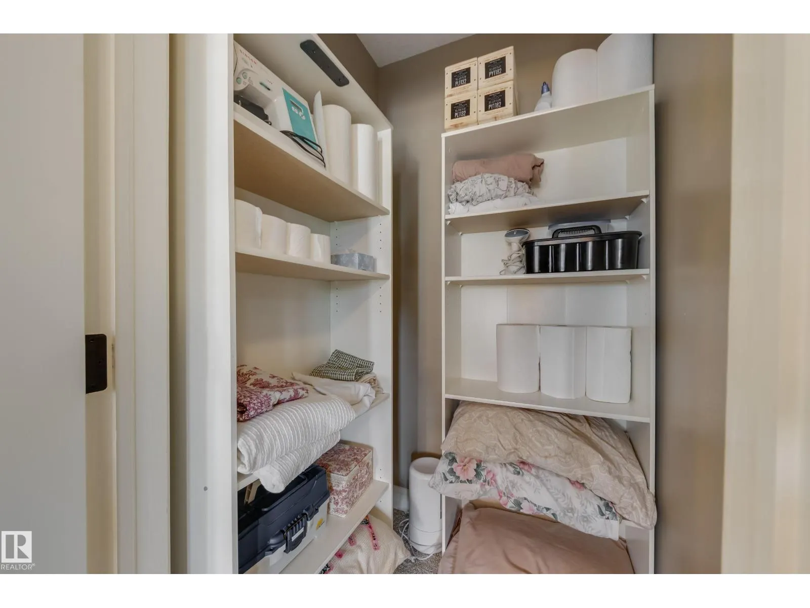 932 PROCTOR WD NW