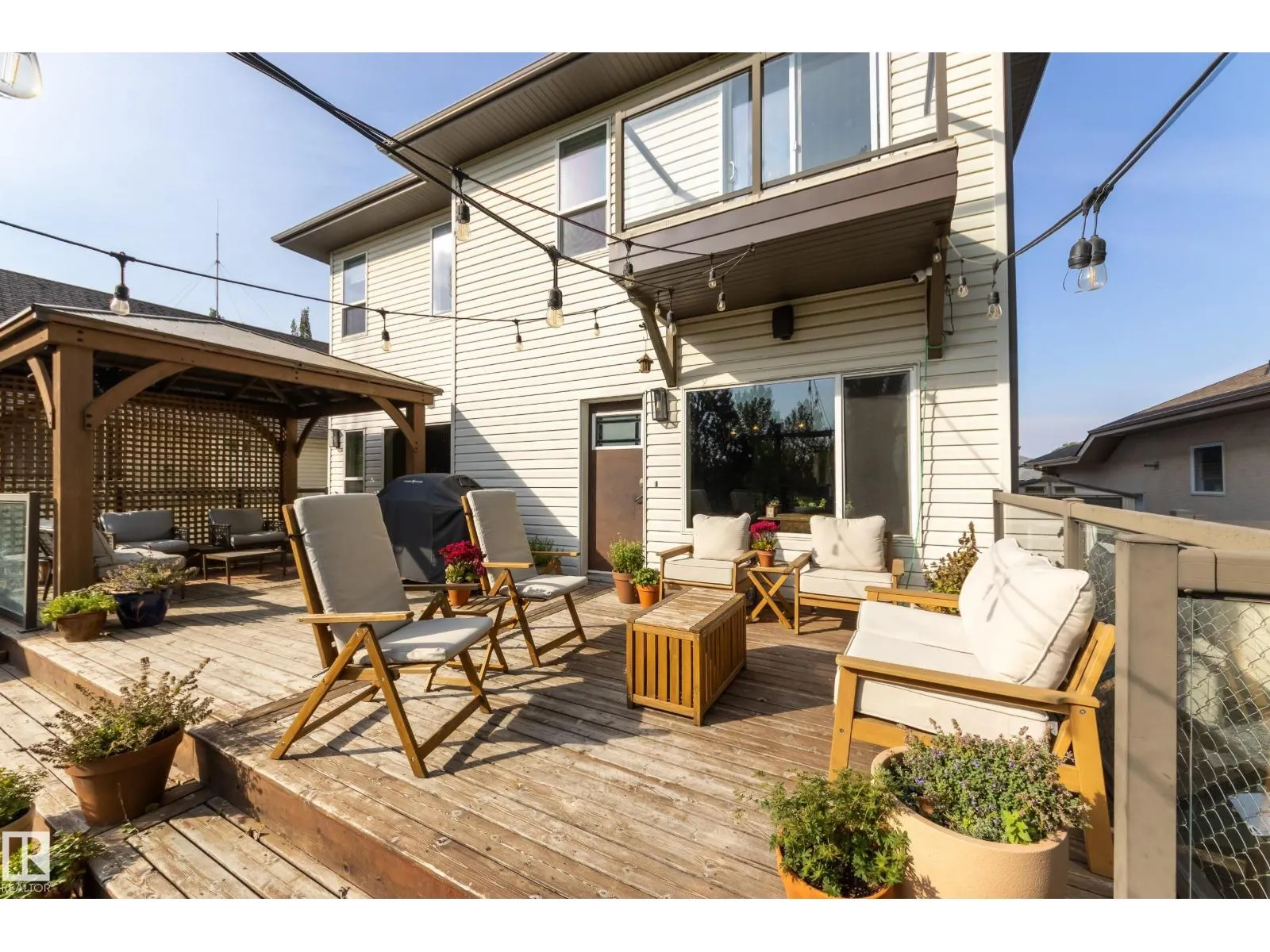 932 PROCTOR WD NW