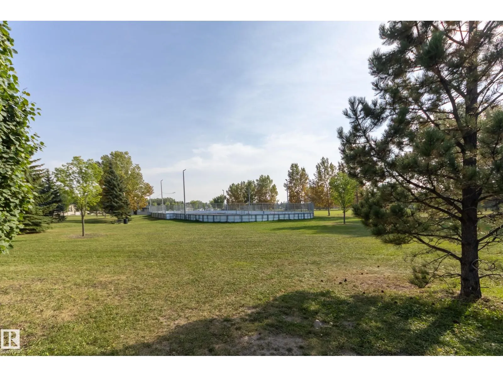 932 PROCTOR WD NW
