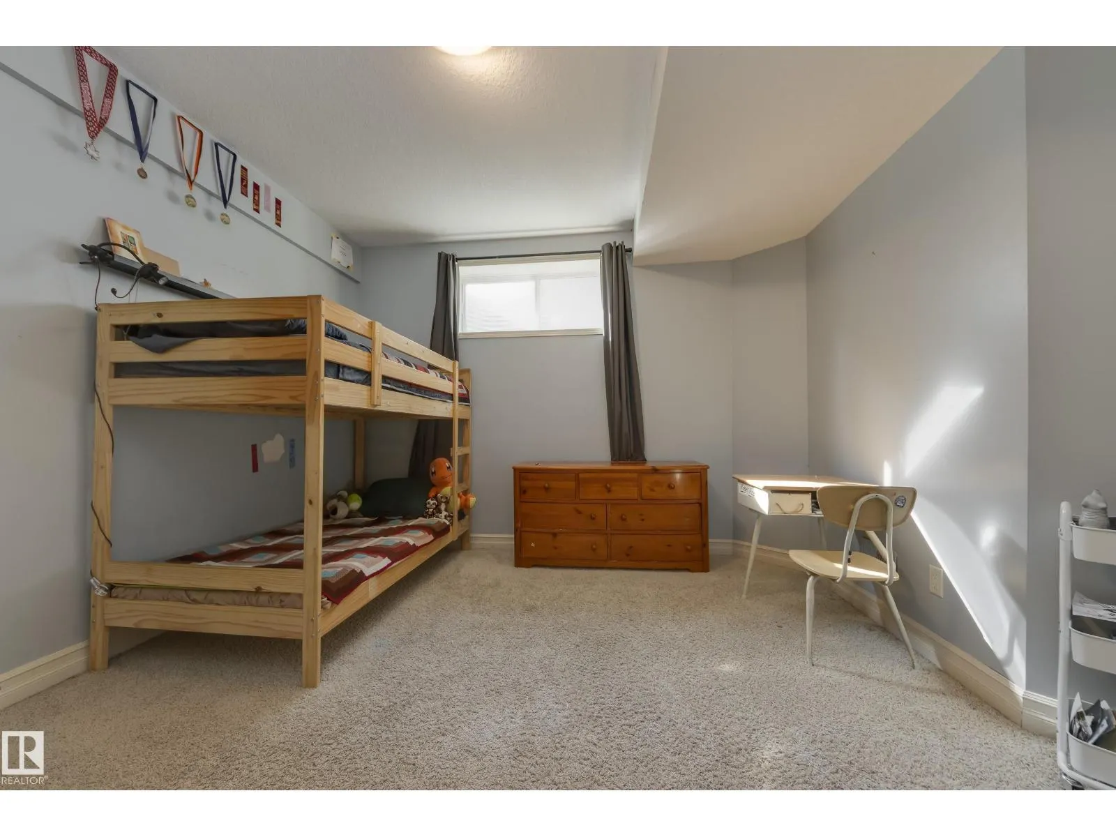 932 PROCTOR WD NW