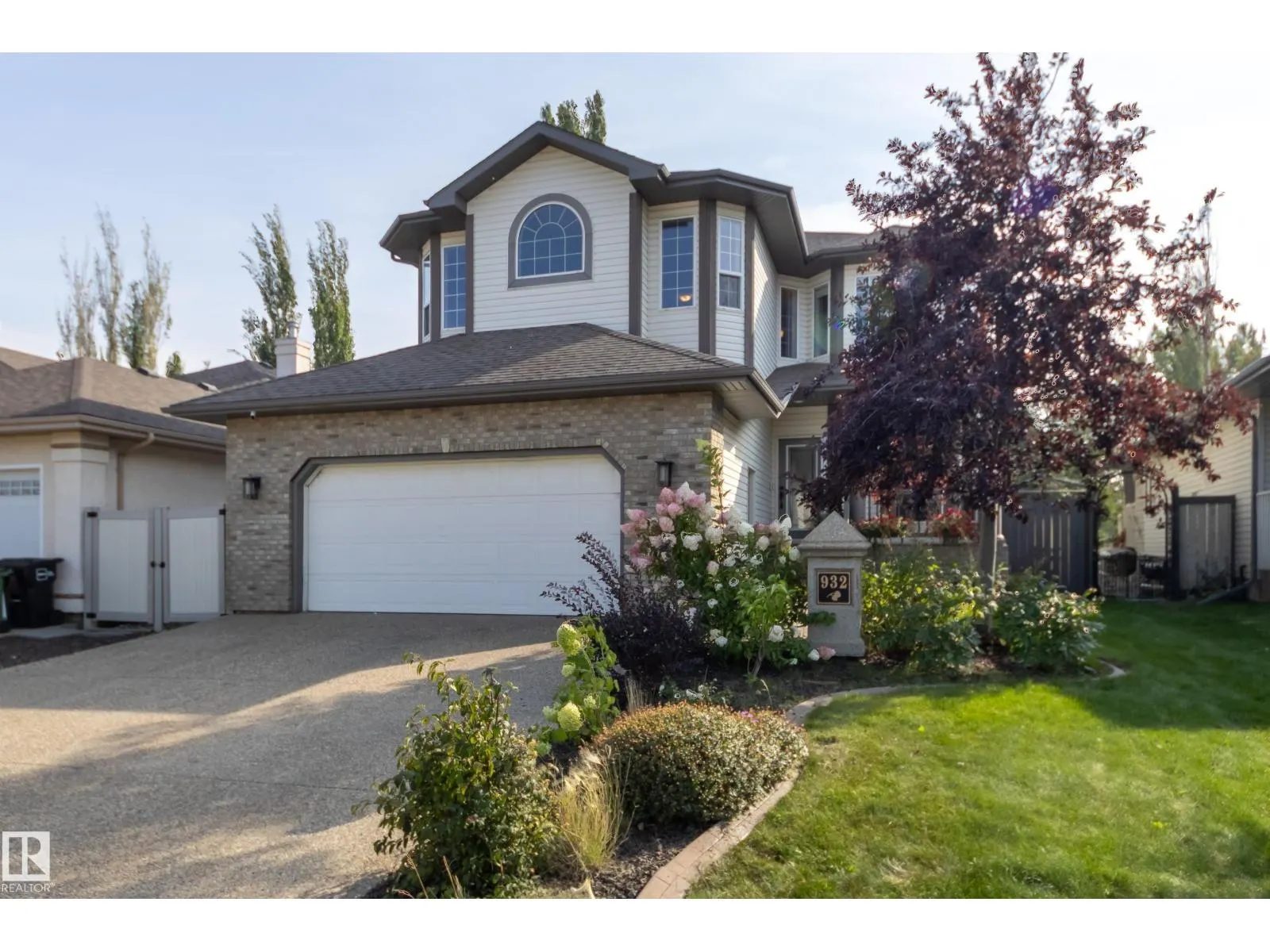 932 PROCTOR WD NW