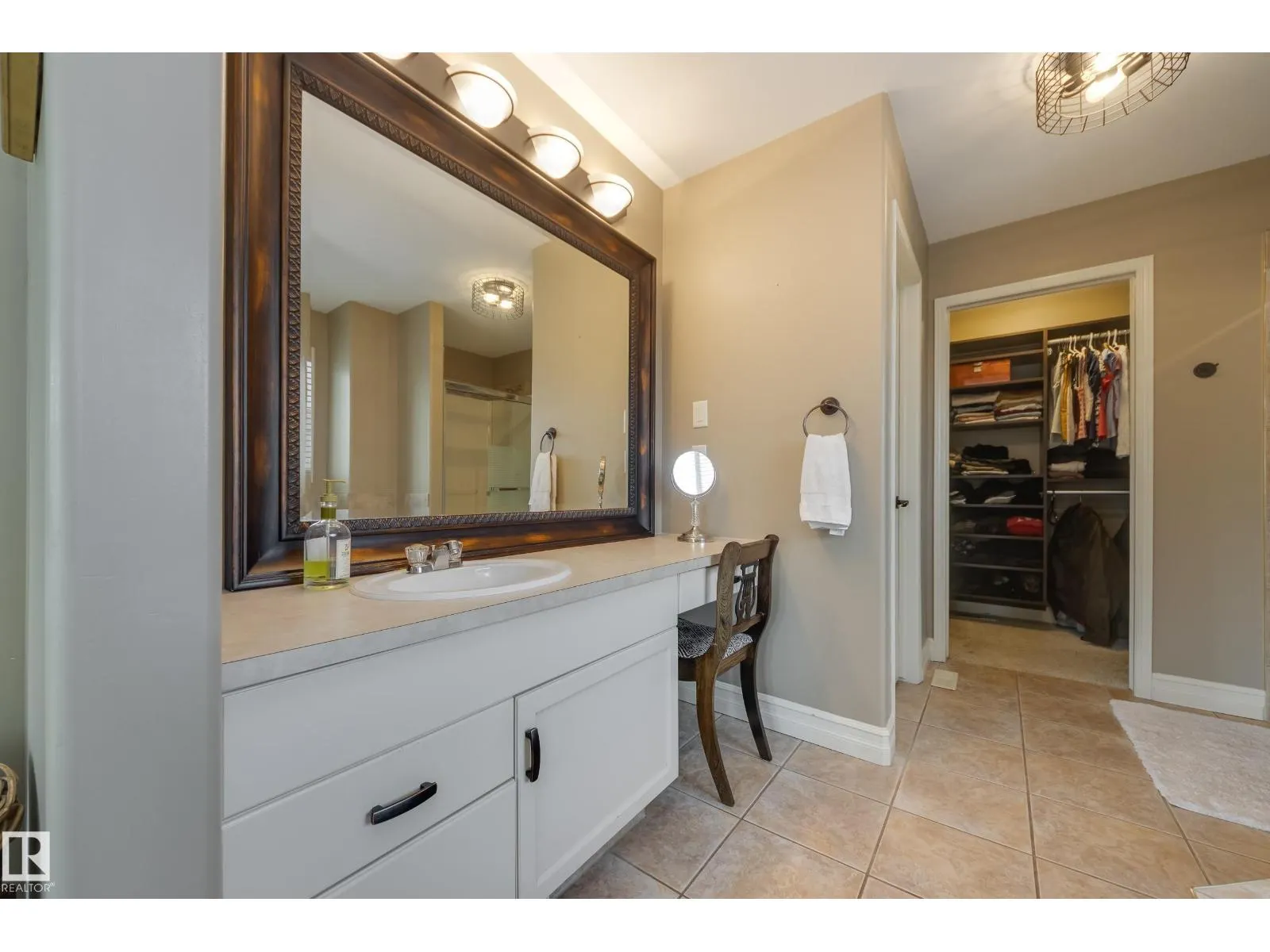 932 PROCTOR WD NW