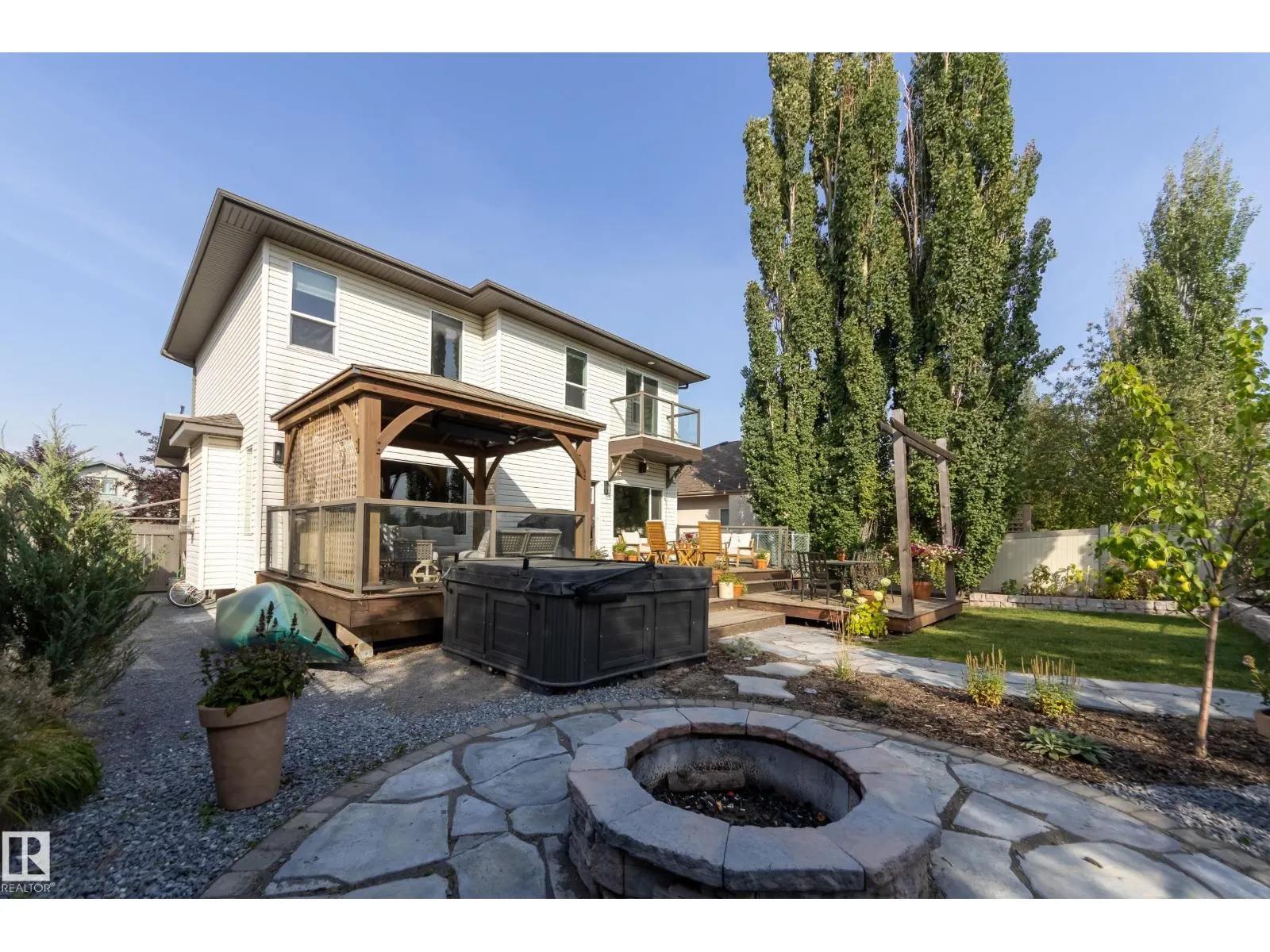 932 PROCTOR WD NW