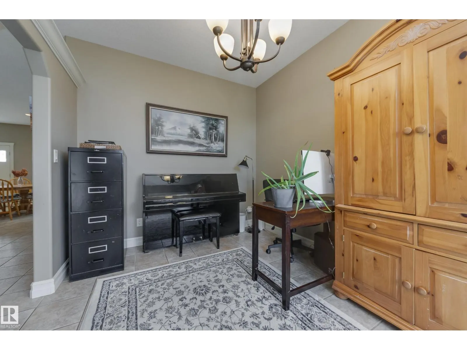 932 PROCTOR WD NW