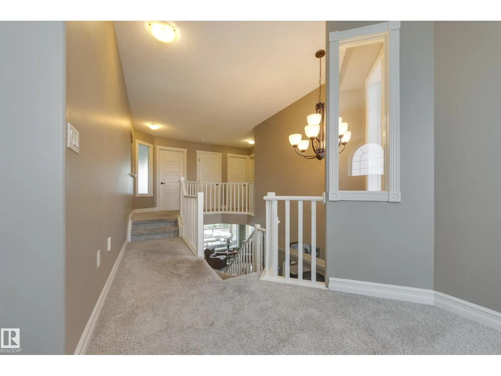 932 PROCTOR WD NW