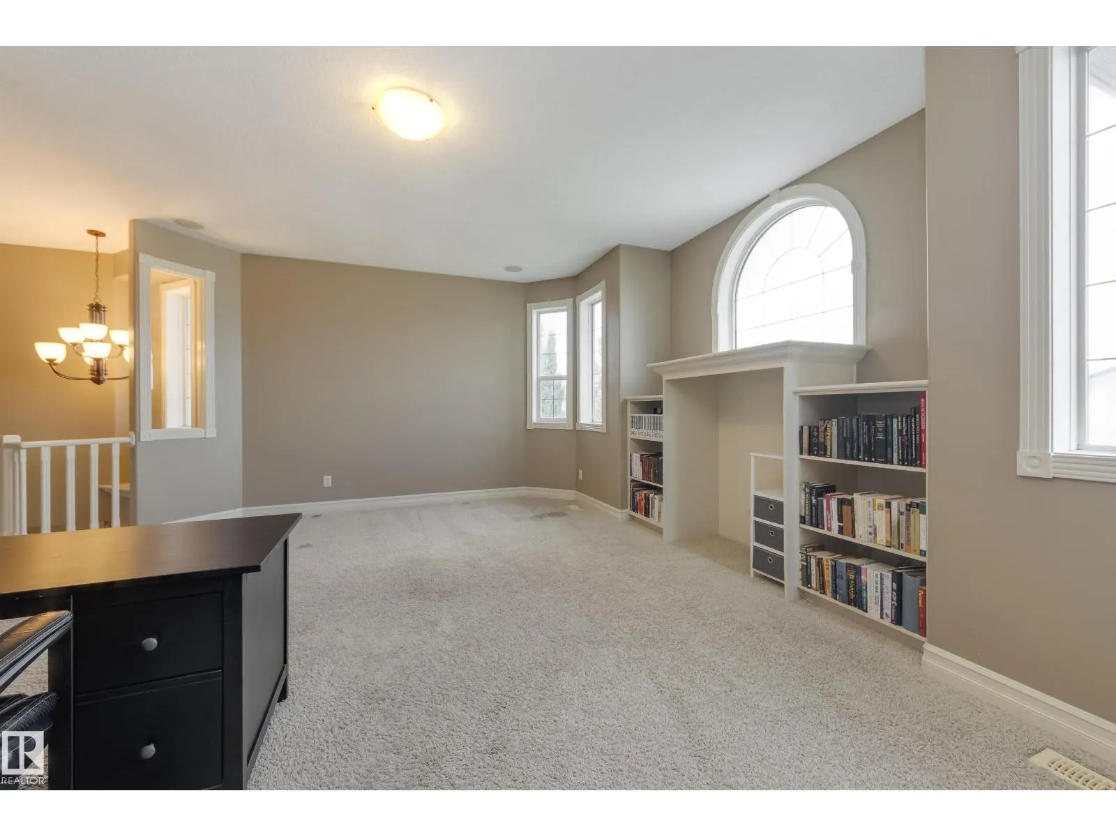 932 PROCTOR WD NW