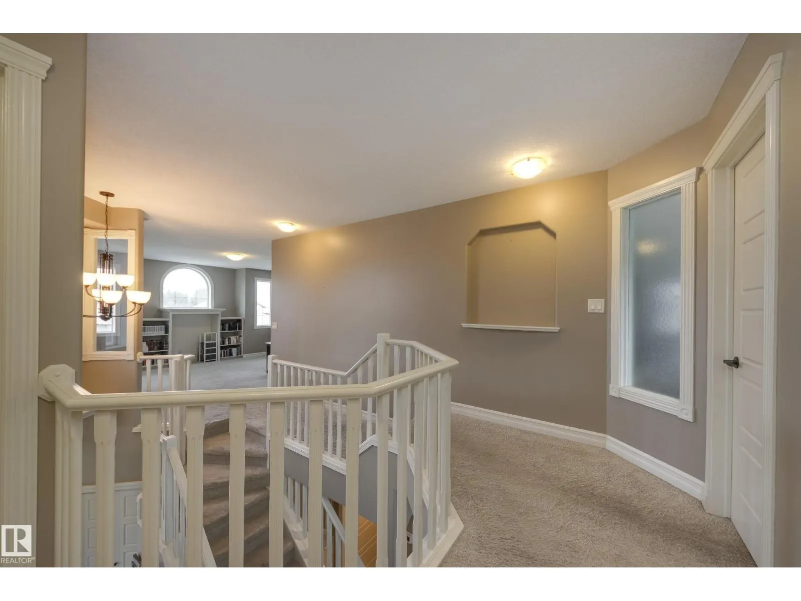 932 PROCTOR WD NW