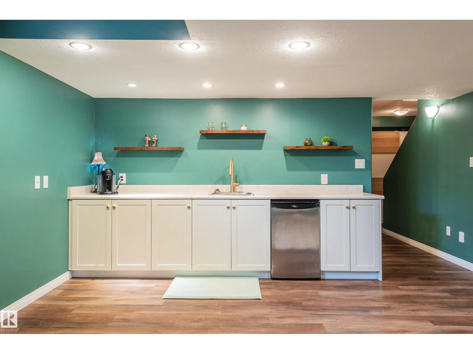 4 BRIARWOOD WY