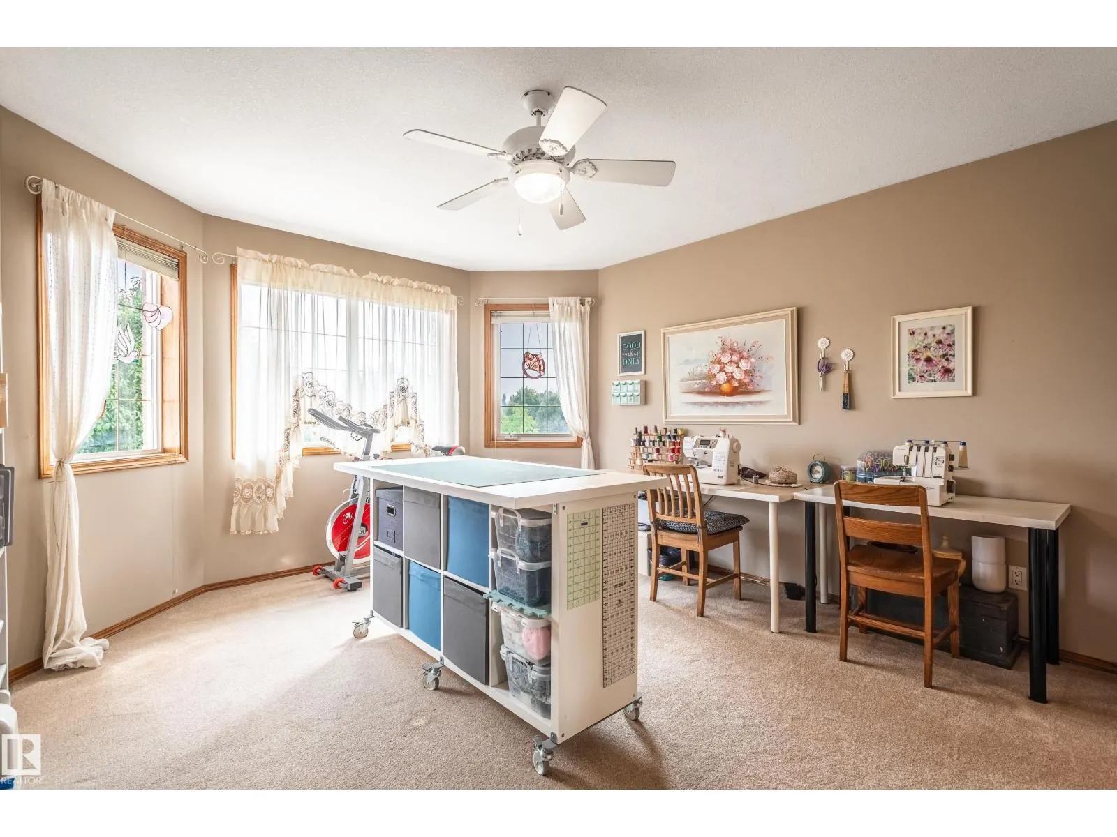 4 BRIARWOOD WY