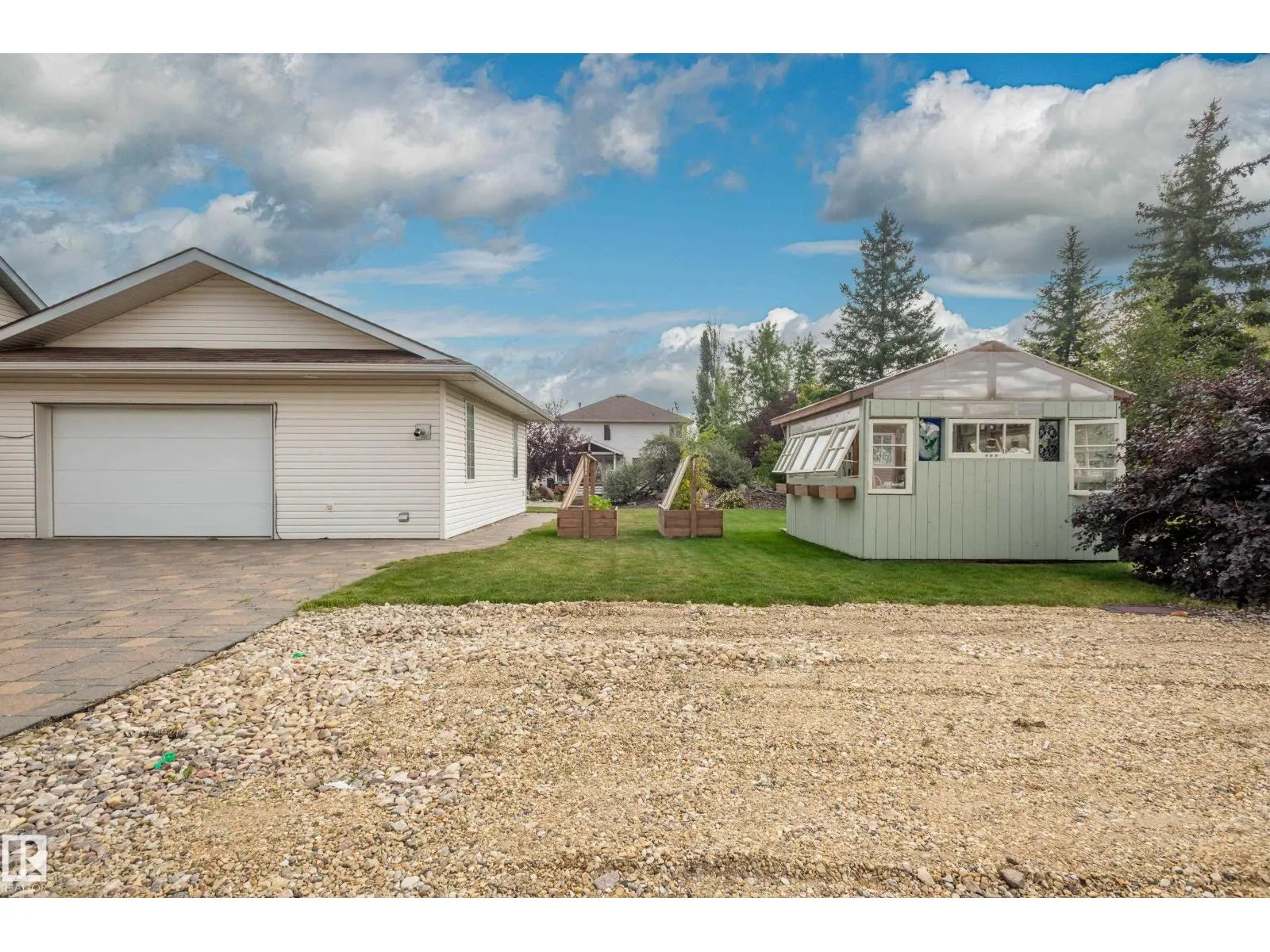 4 BRIARWOOD WY