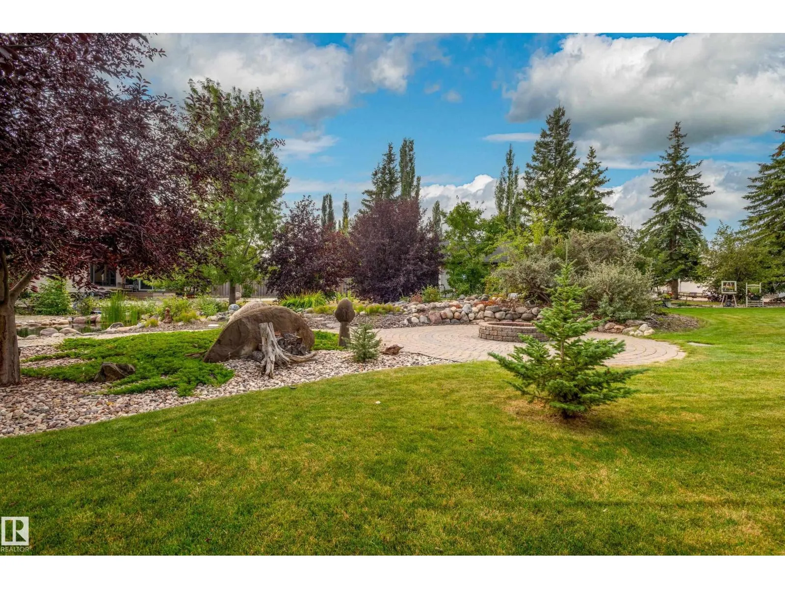 4 BRIARWOOD WY