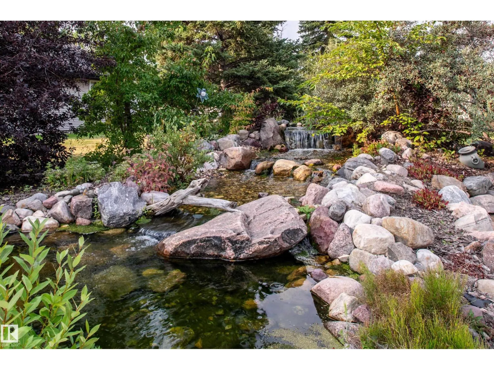 4 BRIARWOOD WY