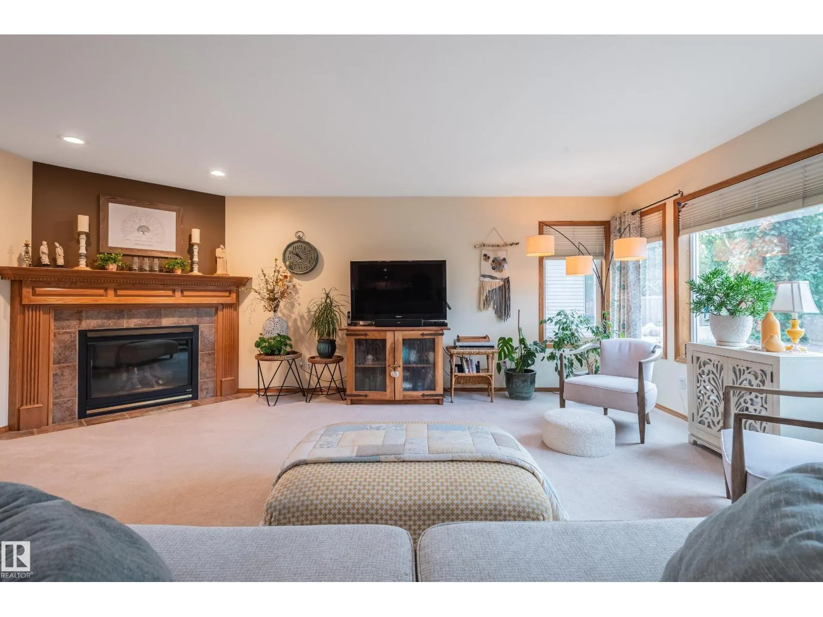 4 BRIARWOOD WY