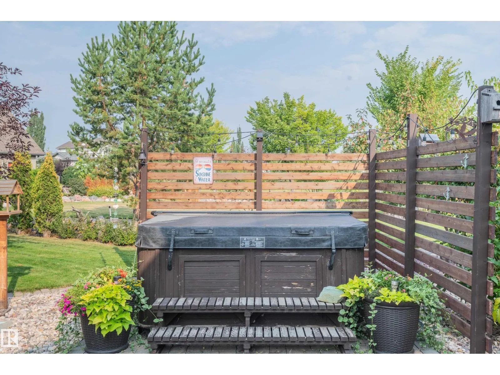 4 BRIARWOOD WY