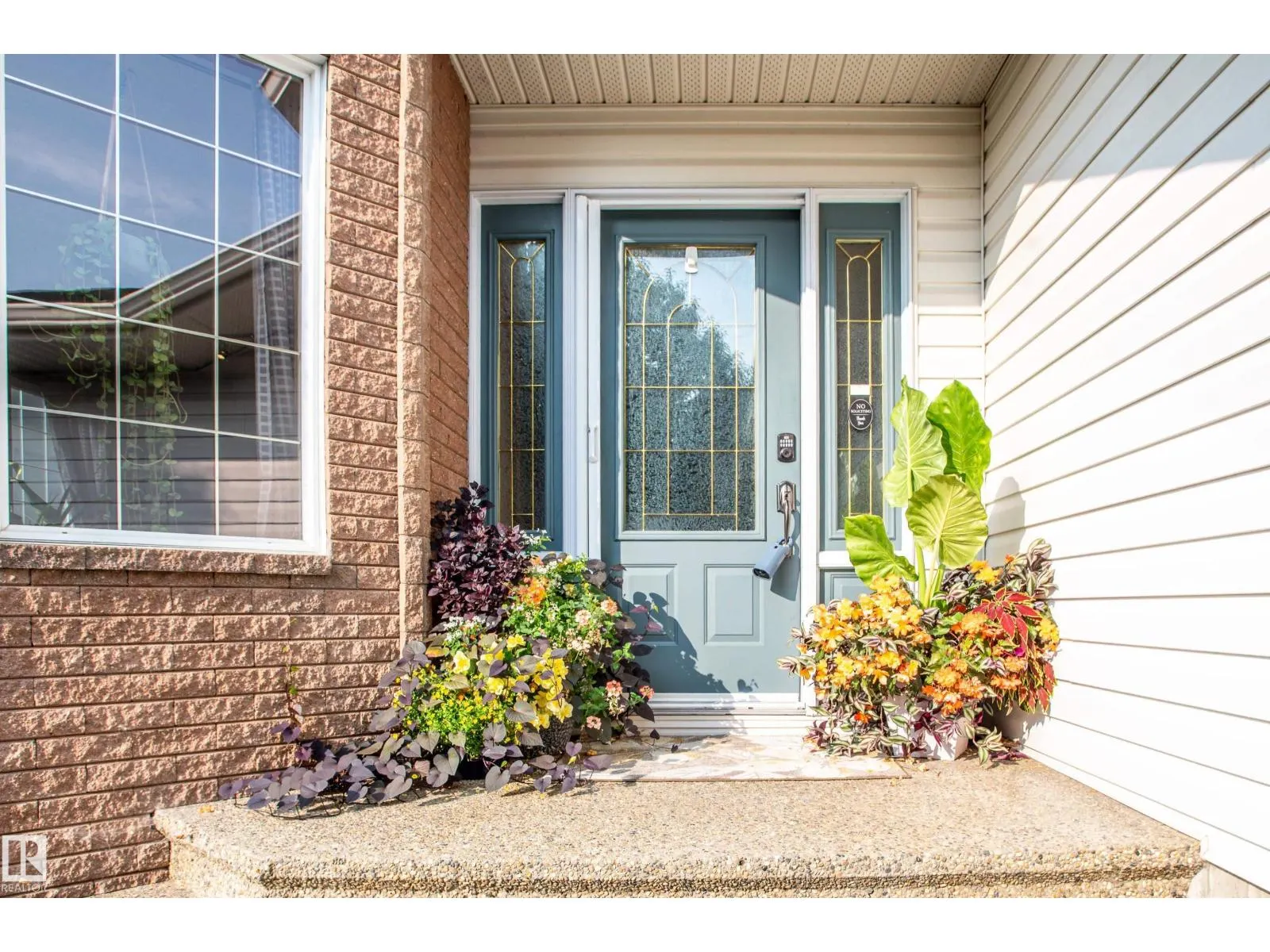 4 BRIARWOOD WY