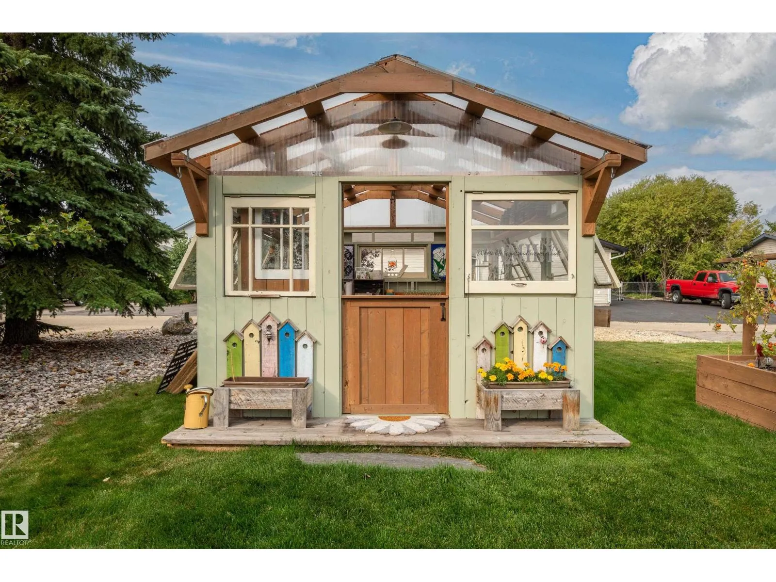 4 BRIARWOOD WY