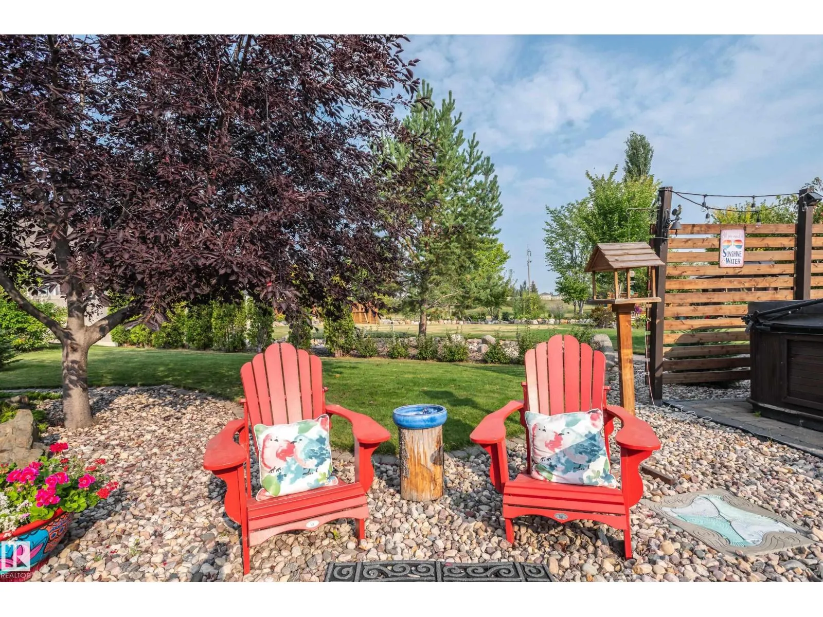 4 BRIARWOOD WY