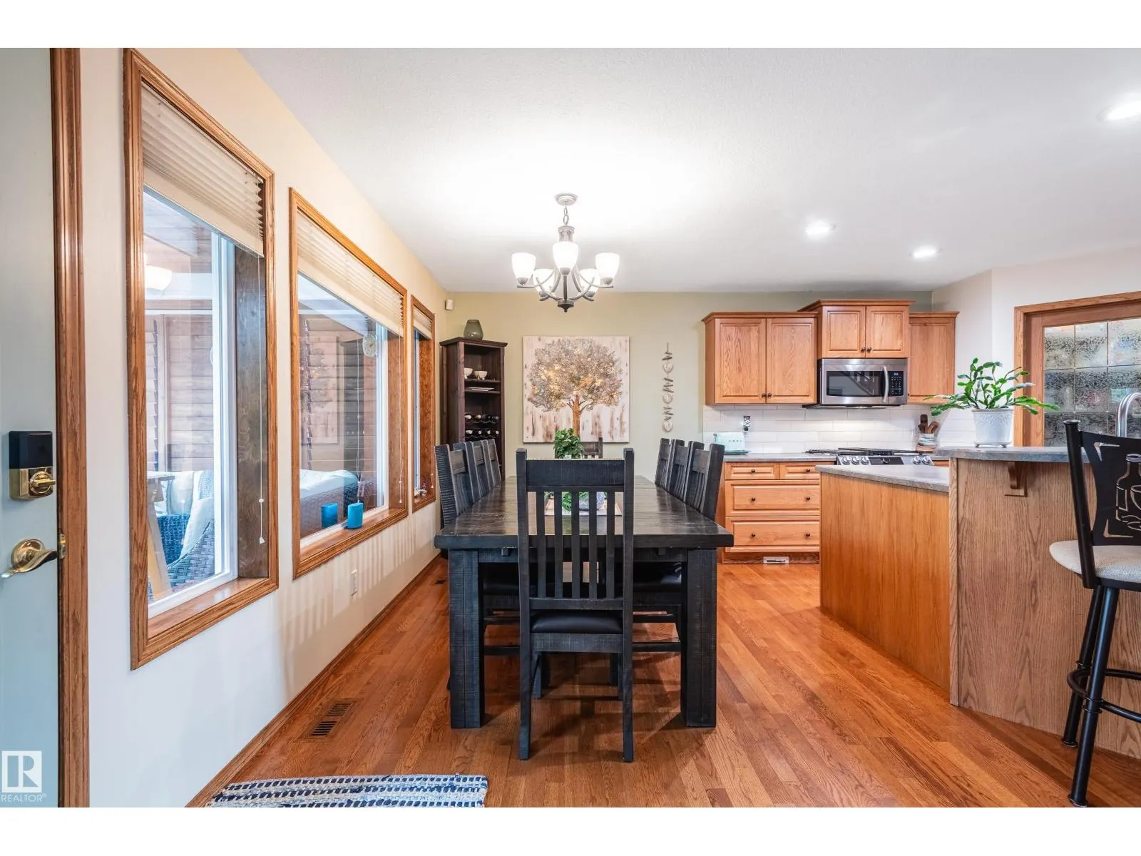 4 BRIARWOOD WY