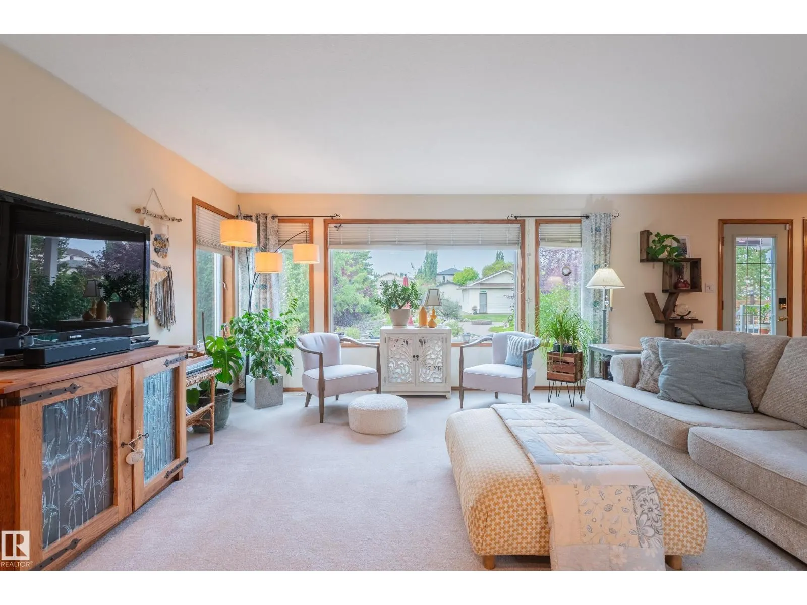 4 BRIARWOOD WY
