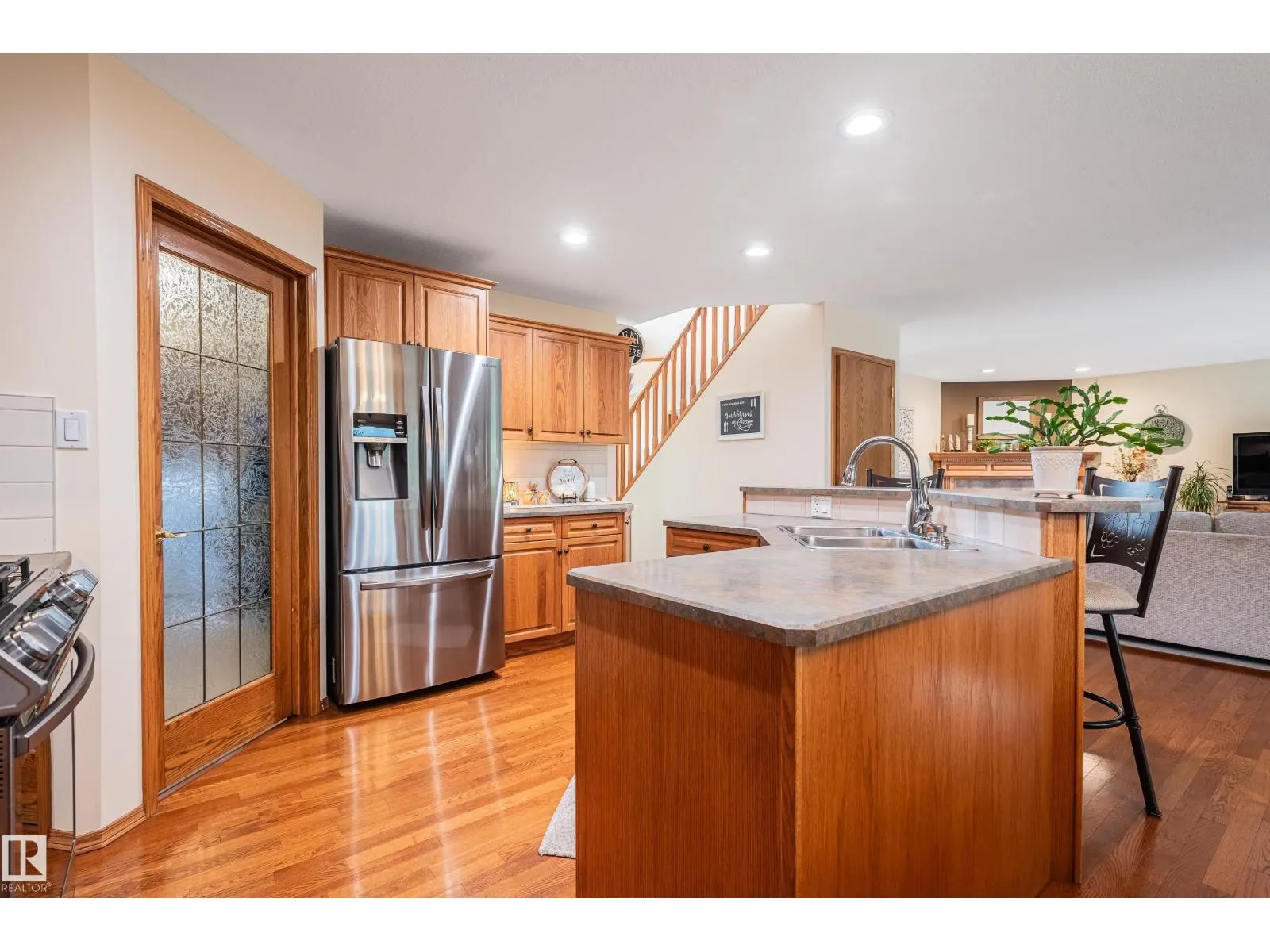 4 BRIARWOOD WY