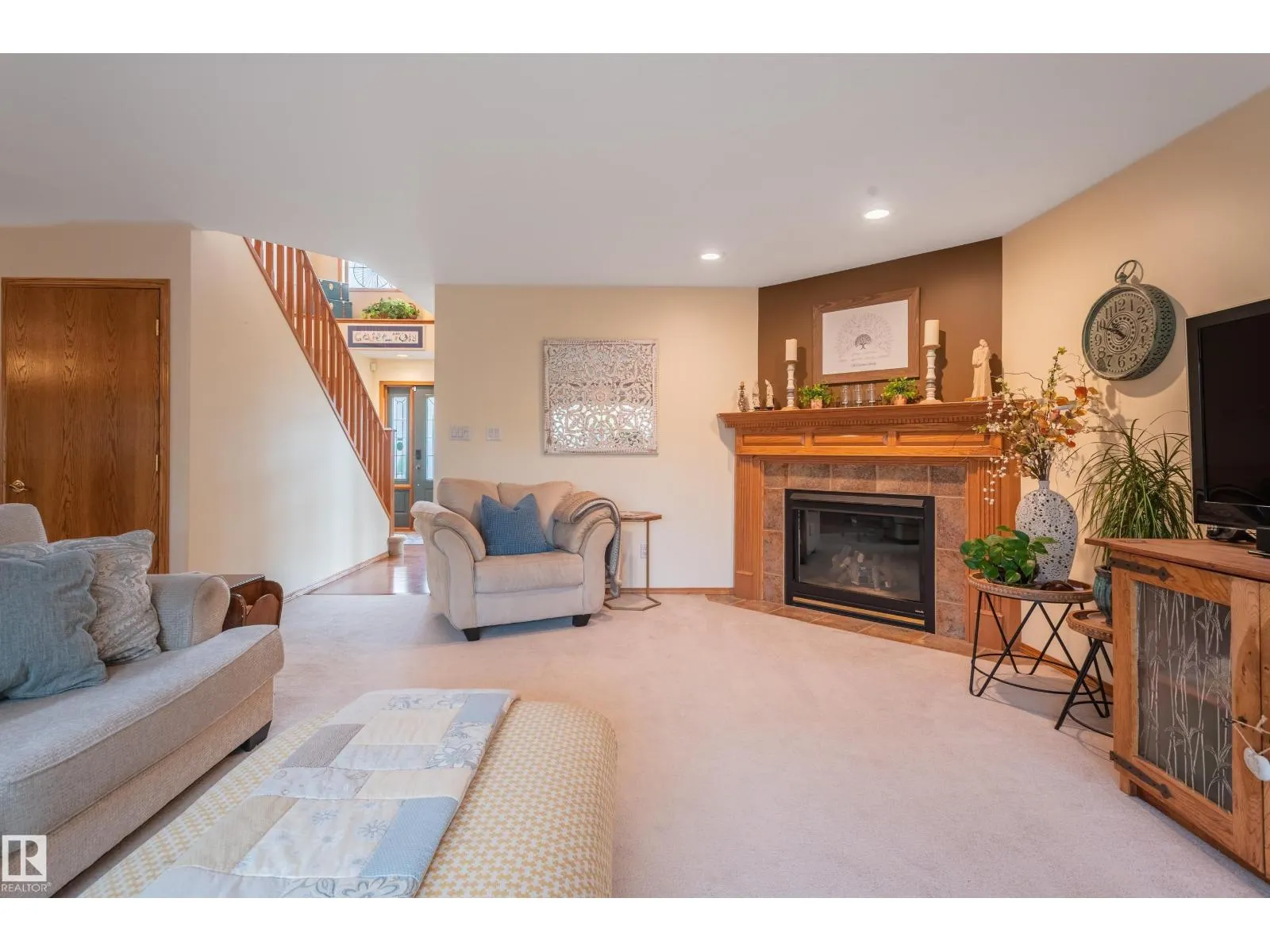 4 BRIARWOOD WY