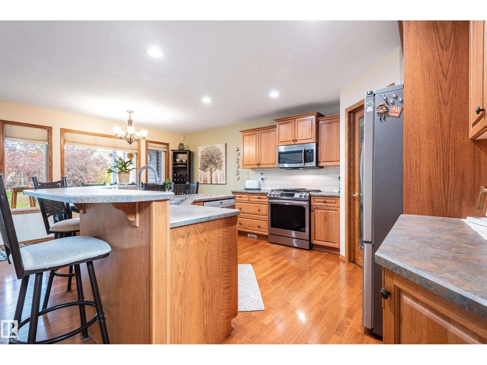4 BRIARWOOD WY