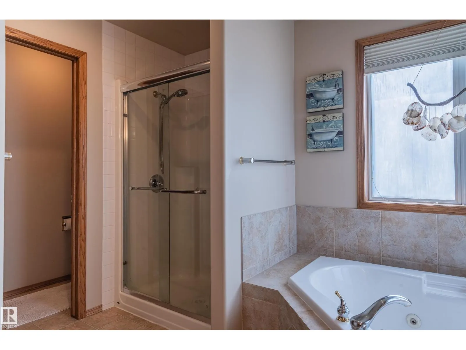 4 BRIARWOOD WY