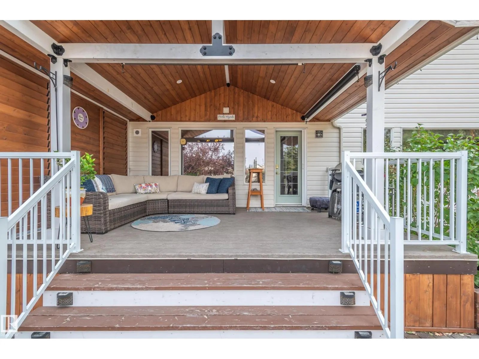 4 BRIARWOOD WY