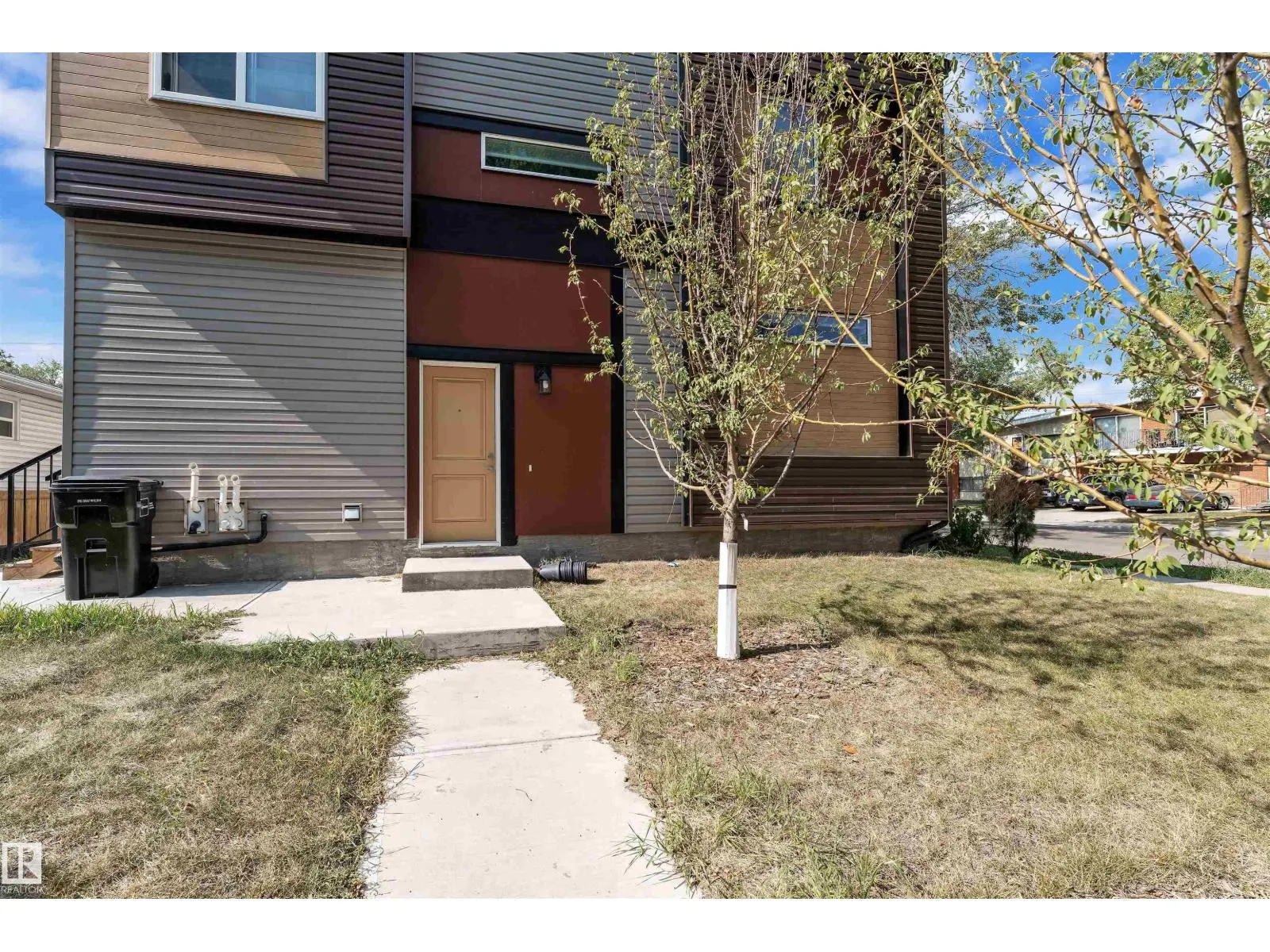 7903 122 AV NW