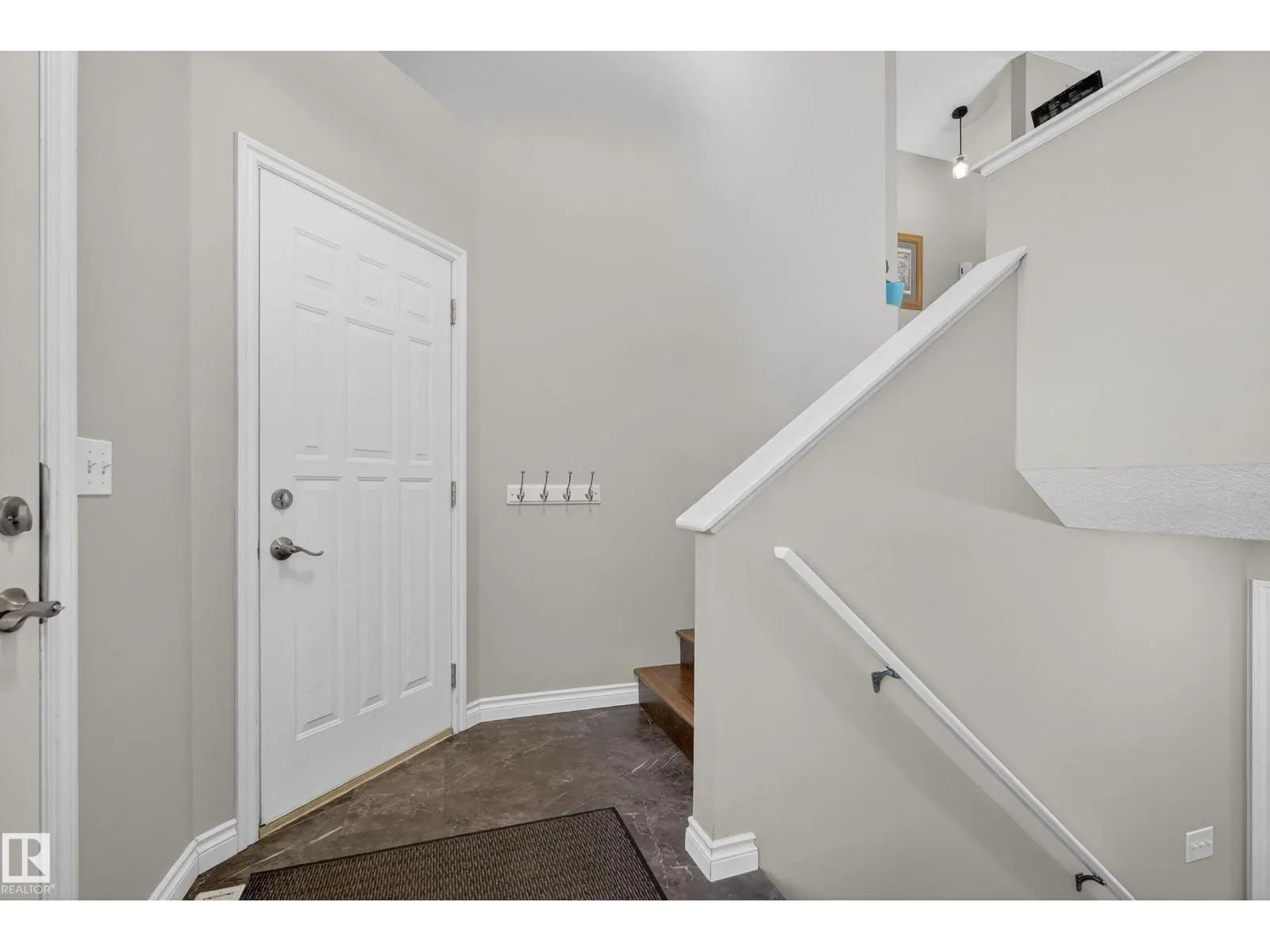 142 Lakeland Drive