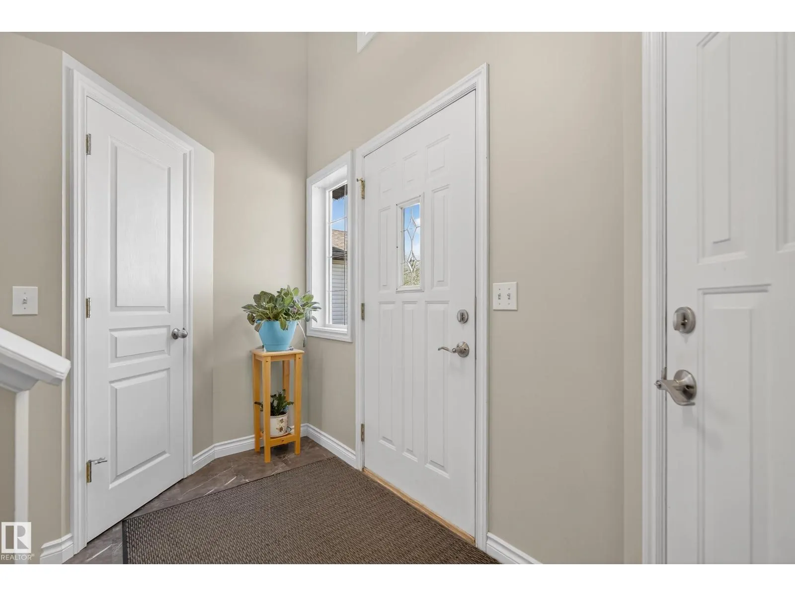 142 Lakeland Drive