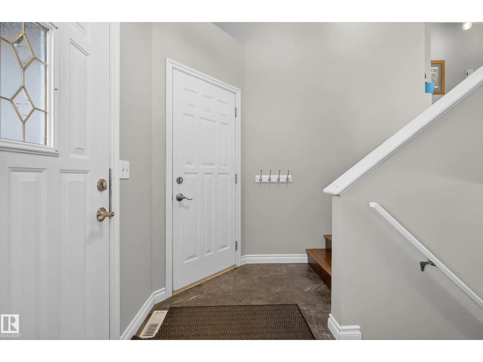 142 Lakeland Drive