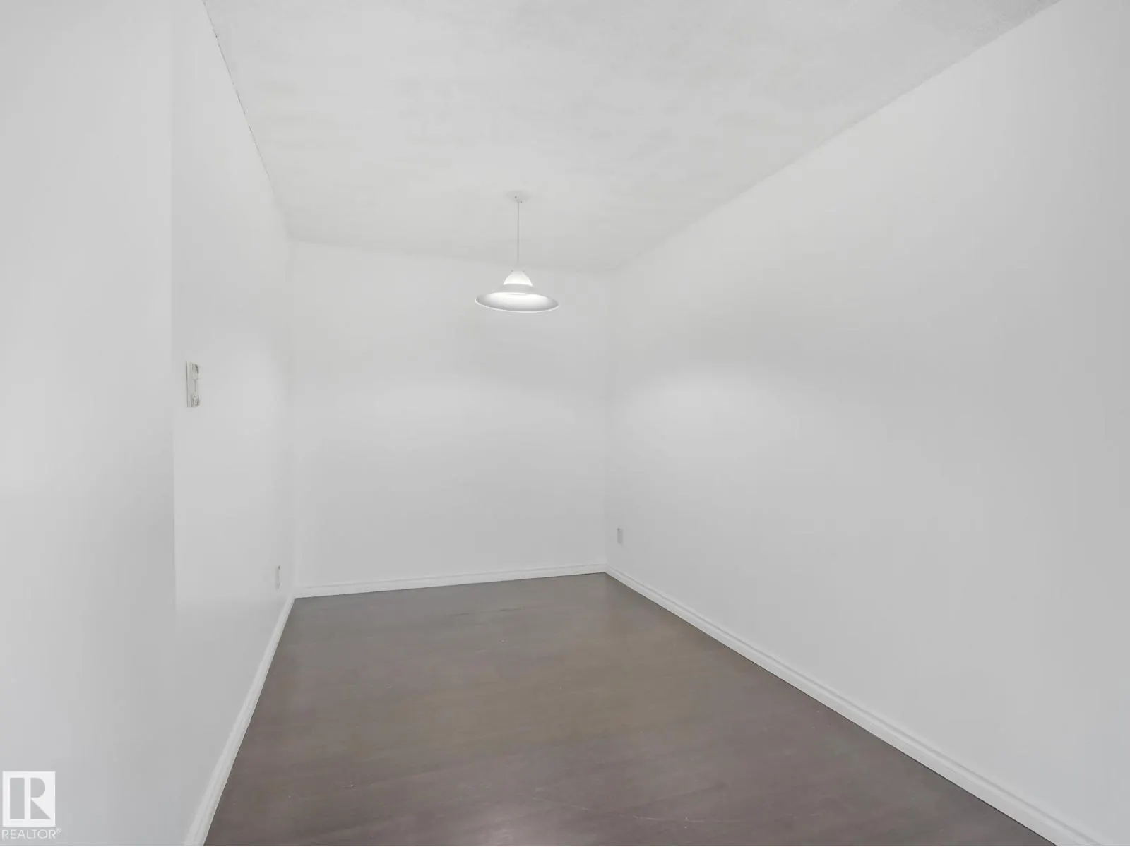 #125 4404 122 ST NW