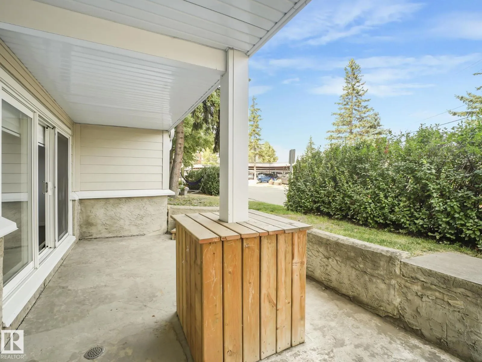 #125 4404 122 ST NW